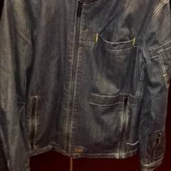 Chaqueta, ha sido reportado por TivoliVredenburg con iLost