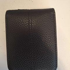 Brieftasche Akbari, gemeldet von Regio West-Vlaanderen über iLost