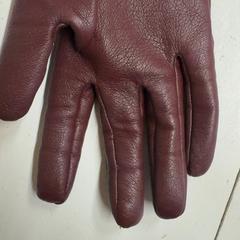 Luvas, como reportado por GVB utilizando o iLost