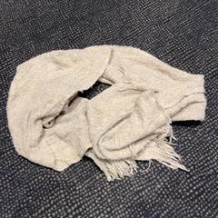 ショール がiLostで Van der Valk Hotel Utrecht によって報告されました