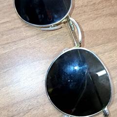 サングラス がiLostで Qbuzz DMG によって報告されました