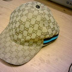 Casquette, a été signalé par Bobbejaanland utilisant iLost
