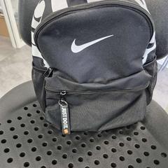 Sac à dos Zwart, a été signalé par Arriva Twents utilisant iLost