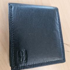 財布 - Ennin がiLostで Centraal magazijn によって報告されました