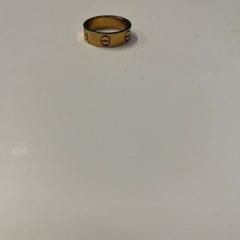 Ékszerek ring, goudkleurig, amint azt Libéma Beurzen en Evenementen az iLost segítségével jelentette.