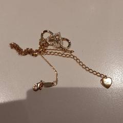 Nyaklánc Gouden ketting, amint azt Campus Den Haag az iLost segítségével jelentette.