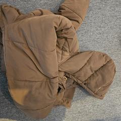 Chaqueta, ha sido reportado por Ramada by Wyndham Amsterdam Airport Schiphol con iLost