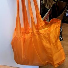 Kézitáska Oranje, amint azt Qbuzz ZHN az iLost segítségével jelentette.