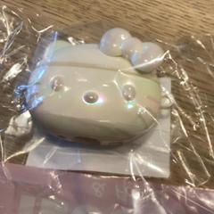 Aurikularrak -White hello kitty case, gisa salatu by MEININGER Hotel Amsterdam City West iLost erabiliz