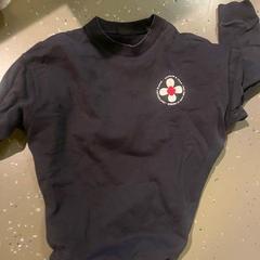 قمصان SWEATHER، كما تم الإبلاغ عنه بواسطة Room Mate Bruno عبر iLost