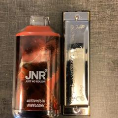 Instrument de musique & Vape har, a été signalé par MEININGER Hotel Brussels City Center utilisant iLost