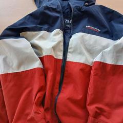 Chaqueta rood wit blauw, segundo informou UVO Vervoer usando iLost