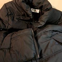 Barnjacka Zwart, rapporterat av IKEA Wilrijk med iLost