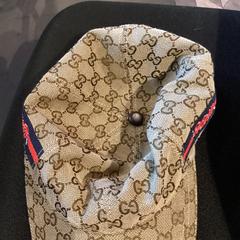 Czapka, zgłoszono przez MEININGER Hotel Paris Porte de Vincennes przy użyciu iLost