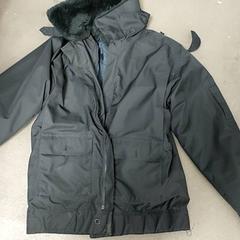 Jakke, som rapportert av Centraal magazijn ved bruk av iLost