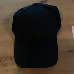 Sapka, amint azt MEININGER Hotel Köln West az iLost segítségével jelentette.