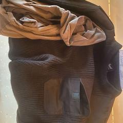 Camisola Black, como reportado por Room Mate Bruno utilizando o iLost