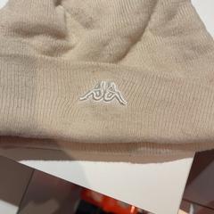 Boné, como reportado por Pathé Nijmegen utilizando o iLost