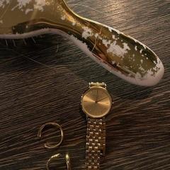 Reloxo de pulso rose field horloge, segundo informou WestCord Hotel Eindhoven usando iLost