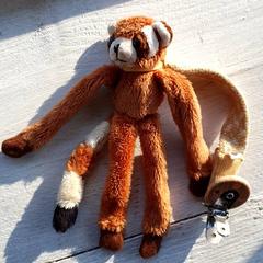 Mazlící hračka Knuffel rode panda, jak nahlášeno DierenPark Amersfoort pomocí iLost