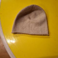 Gorro Beige, segundo informou IKEA Paris Nord Roissy usando iLost