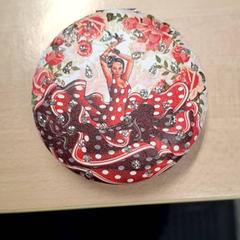 Espelho de poche, como reportado por IKEA Grenoble utilizando o iLost