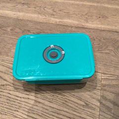 Food storage box box, as reported by Van der Valk Hotel Amsterdam Zuidas using iLost