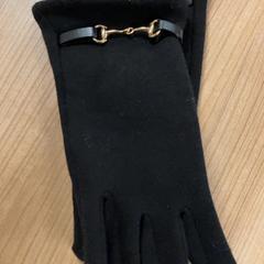 Handschuhe, gemeldet von Connexxion Amstelland-Meerlanden Schiphol Zuid über iLost