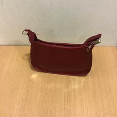 حقيبة يد، كما تم الإبلاغ عنه بواسطة Qbuzz U-OV عبر iLost