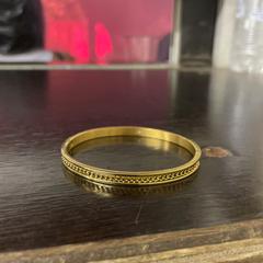 Bracelet, rapporterat av Lente Kabinet Festival (OLD) med iLost