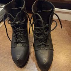Botas laars, como reportado por Van der Valk Hotel Gorinchem utilizando o iLost