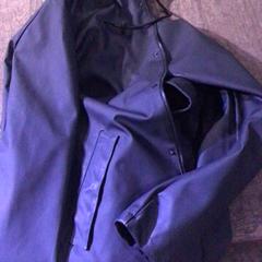 Jacka Waterkerend zwart, rapporterat av De Heeren van Aemstel med iLost