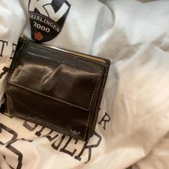 Poltsa Braun, gisa salatu by MEININGER Hotel Leipzig Hauptbahnhof iLost erabiliz