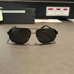 Zonnebril zwart, ako bolo nahlásené Van der Valk Hotel Breukelen pomocou iLost