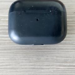 電子製品 - Draadloze oortjes in hoesje がiLostで Centraal magazijn によって報告されました