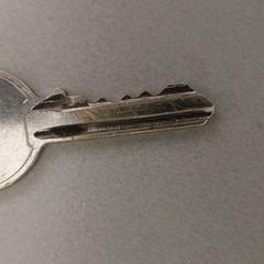 Nycklar, rapporterat av Regio Antwerpen - Brussel med iLost