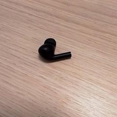 イヤホン Zwart がiLostで Qbuzz Fryslân によって報告されました