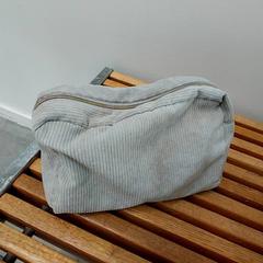 İLost kullanarak IKEA Mulhouse tarafından bildirildiği gibi Makyaj çantası Grise