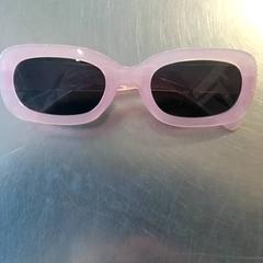 Sunglasses Kind lila, as reported by Burgers' Zoo using iLost