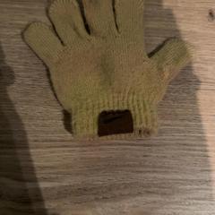 Rukavice, jak nahlášeno Van der Valk Hotel Haarlem pomocí iLost