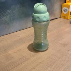 ボトル Bidon がiLostで Pathé Arnhem によって報告されました