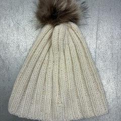 Čiapka beige med toffs, ako bolo nahlásené IKEA Linköping pomocou iLost