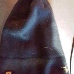 Beanie Zwart, jak nahlášeno Apenheul pomocí iLost