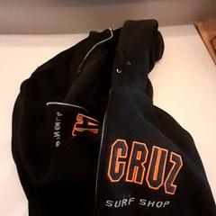 Sweater, as reported by Van der Valk Hotel Schiphol using iLost
