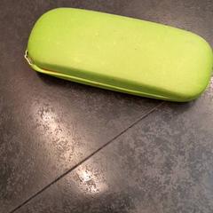 Szemüvegtok, amint azt Rotterdam The Hague Airport az iLost segítségével jelentette.