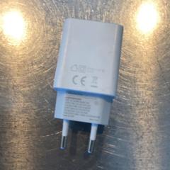 Adaptador, como reportado por MEININGER Hotel Heidelberg Hauptbahnhof utilizando o iLost