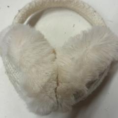 イヤーウォーマー がiLostで Het Amsterdamse Winterparadijs によって報告されました