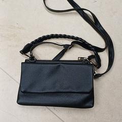 Borsa Zwart, come riportato da Qbuzz GD Groningen Peizerweg utilizzando iLost