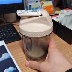 飲用カップ がiLostで Vrije Universiteit Brussel (VUB) によって報告されました