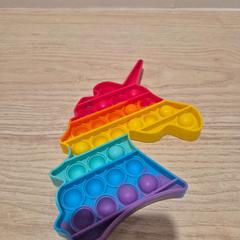 Unicorn leksak regnbåge, jak nahlášeno IKEA Kållered pomocí iLost